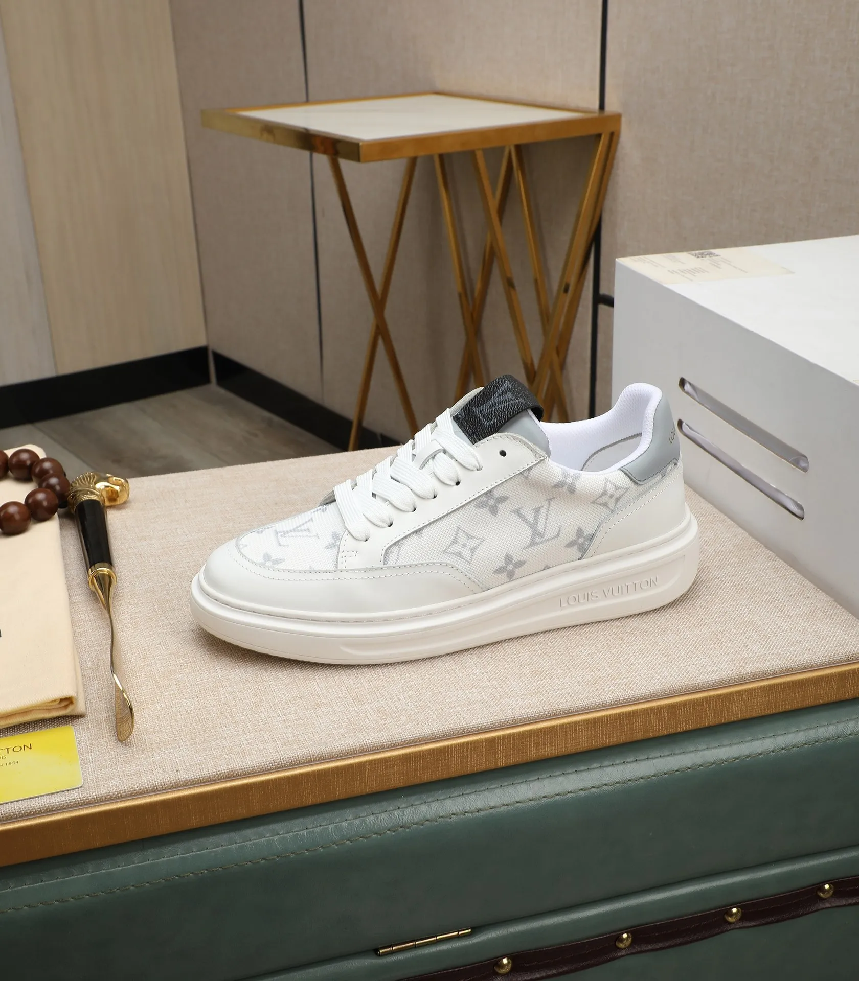 Men's shoes 💰540 💰(Niuli: full package) louis vuitton (Louis Vuitton/lv) top 🔍🔍 new models are on sale at the same time at the counter. The upper 🇮🇹 is imported from Italy, first-layer cowhide, and the lining is fully imported cowhide. 💪💪, completely 1⃣️ to 1 ⃣️Re-engraved🇮🇹💪💪, ⚠Sole: The original sole is specially provided by the original factory, the exclusive movable molded sole is super comfortable, ⚠The original factory follows the order, 🔍🔍high quality, you can enter and exit the counter at will, welcome to compare⚠. Code number:38-44